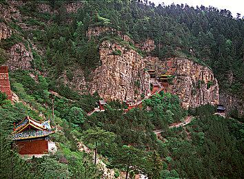 《死亡回归》风格新作《Saros》将在今年公布更多细节